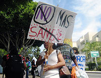 protesta_consulado-la1-sm.jpg