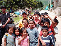 ninos-de-xanica-sm.jpg