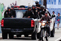 policias-2nov07-sm.jpg
